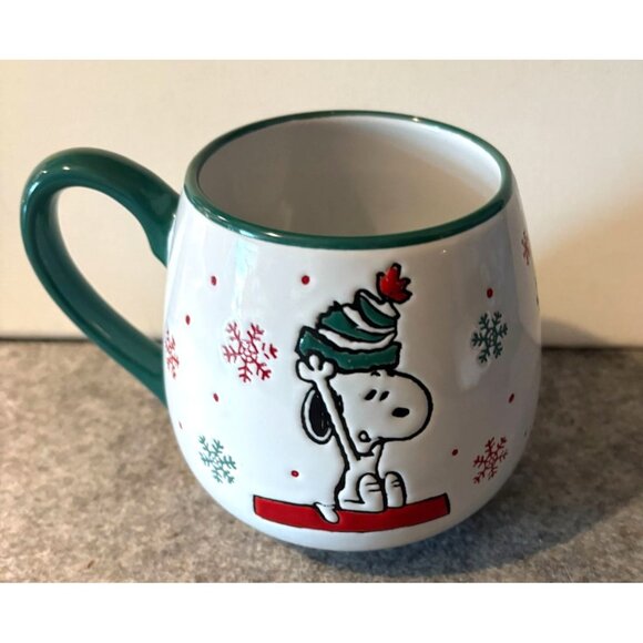 Peanuts Snoopy Christmas Mug by Gibson  # 2863 - Picture 2 of 4